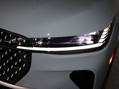 New 2026 Lincoln Nautilus Premier image 53