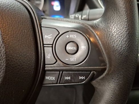 Used 2021 Toyota Corolla LE image 20