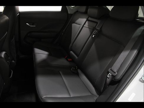 Certified 2024 Hyundai Kona Limited FWD image 20