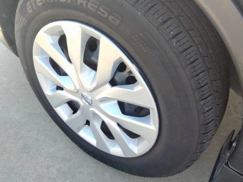 Used 2017 Nissan Rogue S w/ Appearance Package image 27