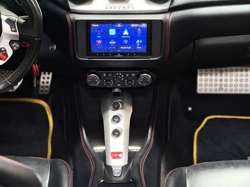 Used 2015 Ferrari California T RWD image 17