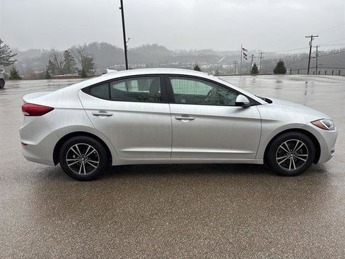Used 2018 Hyundai Elantra SE w/ SE Connectivity Package 04 image 5