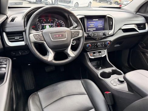 Used 2024 GMC Terrain SLT image 5