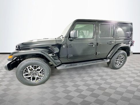 New 2026 Jeep Wrangler Unlimited Sahara AWD/4WD image 25