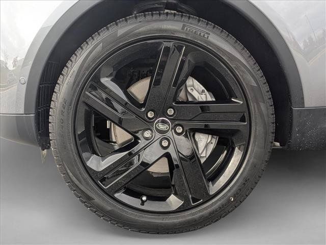 Used 2025 Land Rover Discovery S AWD/4WD image 10