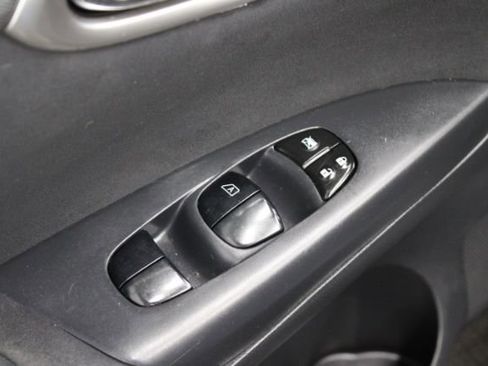 Used 2015 Nissan Sentra SR w/ Navigation Package FWD image 8