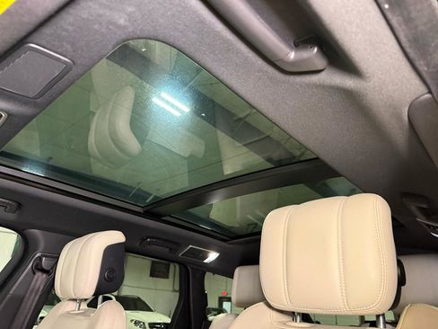 Used 2020 Land Rover Range Rover Sport HSE image 25