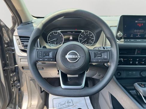 Used 2024 Nissan Rogue S FWD image 19