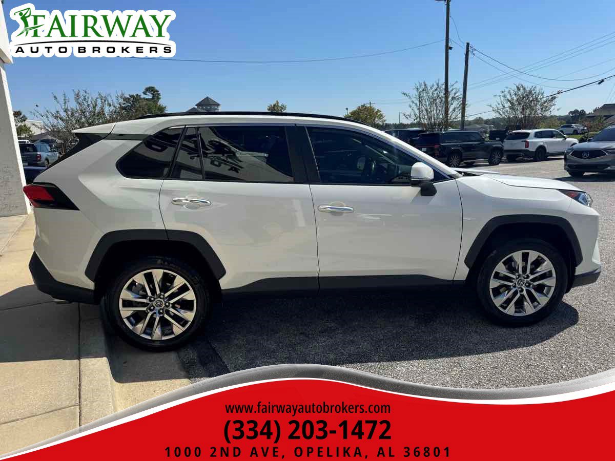 Used 2019 Toyota RAV4 Limited w/ Cold Weather Package FWD image 40
