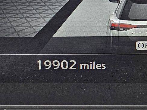 Certified 2024 Nissan Pathfinder Platinum FWD image 30