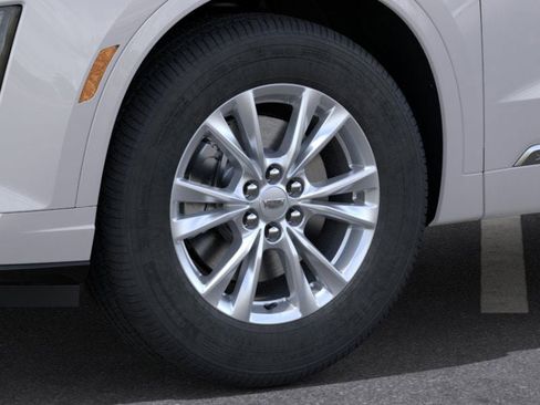 New 2025 Cadillac XT6 Luxury image 9