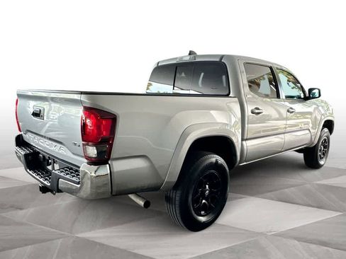 Used 2021 Toyota Tacoma SR5 RWD image 8