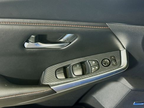 Used 2025 Nissan Sentra SR w/ SR Premium Package image 24