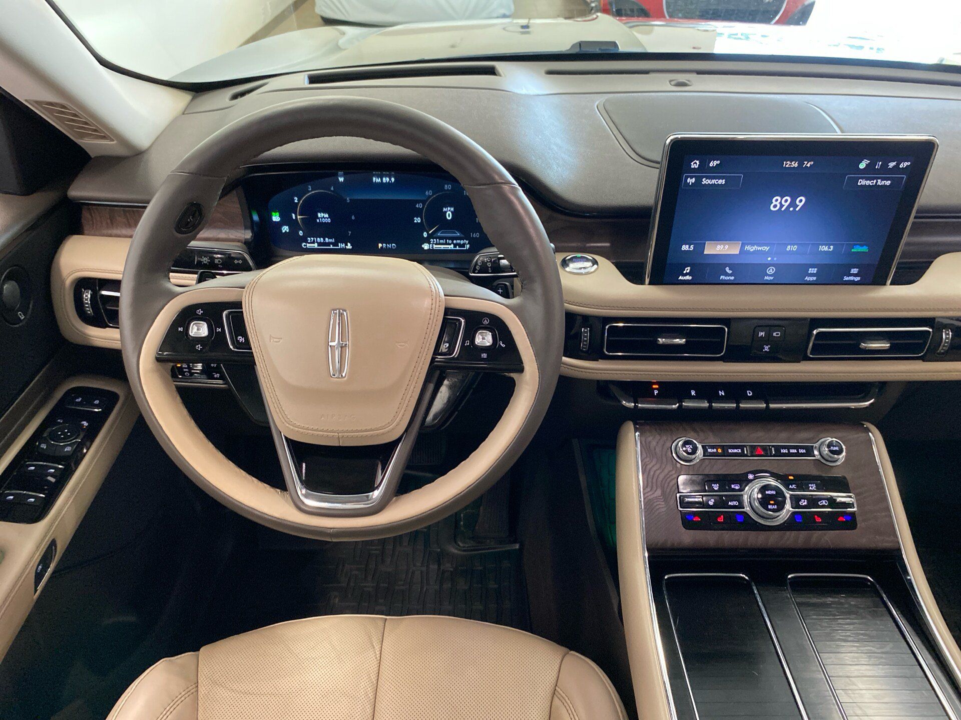 Used 2023 Lincoln Aviator Reserve w/ Equipment Group 201A AWD/4WD image 11