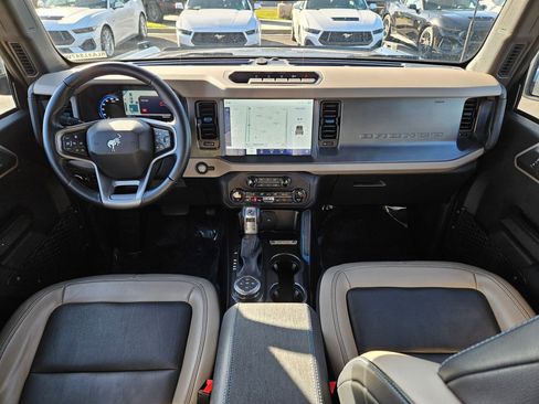 Used 2024 Ford Bronco Wildtrak AWD/4WD image 30