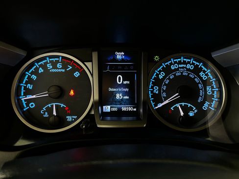Used 2019 Toyota Tacoma SR5 RWD image 15