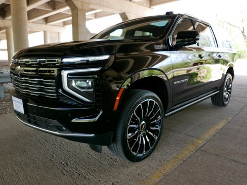 Used 2025 Chevrolet Suburban High Country image 48