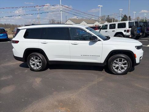 Certified 2023 Jeep Grand Cherokee L Limited AWD/4WD image 2