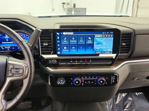 Used 2022 Chevrolet Silverado 1500 LT image 30