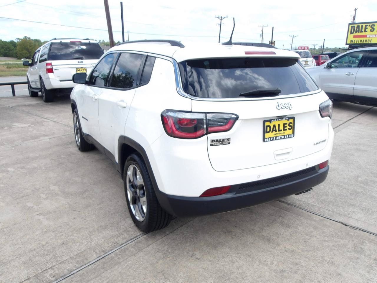 Used 2018 Jeep Compass Limited w/ Navigation Group FWD image 14