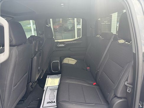 Used 2023 Chevrolet Silverado 1500 LT AWD/4WD image 13