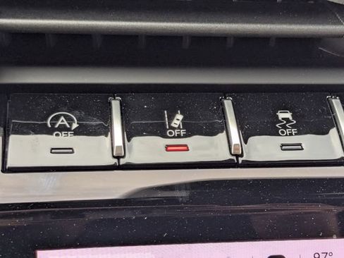 Used 2025 Jeep Grand Cherokee Limited RWD image 26