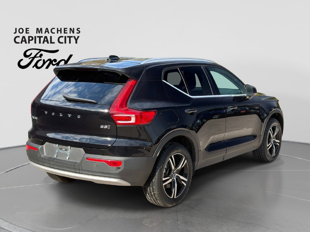 Used 2025 Volvo XC40 B5 Core AWD/4WD image 5