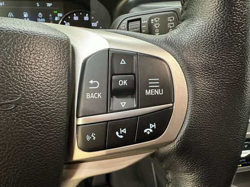 Used 2022 Ford Explorer XLT w/ Equipment Group 202A AWD/4WD image 35