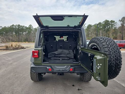 Used 2024 Jeep Wrangler Unlimited Rubicon 4xe w/ Technology Group image 16