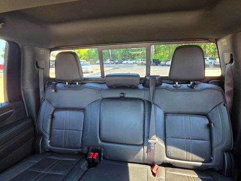 Used 2024 Chevrolet Silverado 3500 High Country w/ High Country Premium Package AWD/4WD image 24