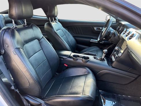 Used 2017 Ford Mustang Premium image 29