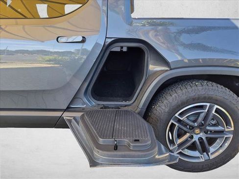 Used 2025 Rivian R1T Adventure Dual AWD/4WD image 19
