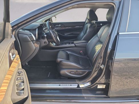 Used 2017 Nissan Maxima Platinum image 11