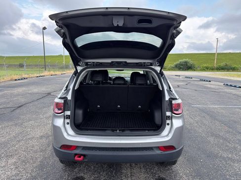 Used 2021 Jeep Compass Trailhawk AWD/4WD image 15