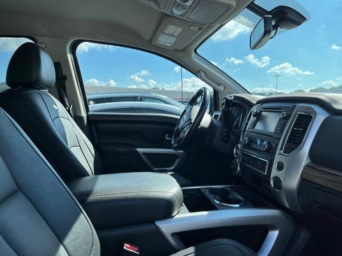 Used 2019 Nissan Titan SL AWD/4WD image 2