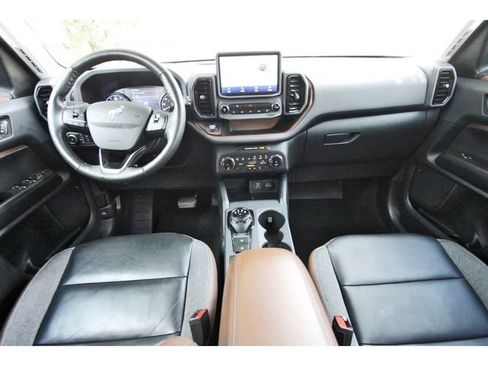 Used 2022 Ford Bronco Sport Outer Banks w/ Tech Package AWD/4WD image 8