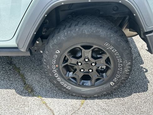 Used 2023 Jeep Wrangler Unlimited w/ Sun & Screen Package AWD/4WD image 19