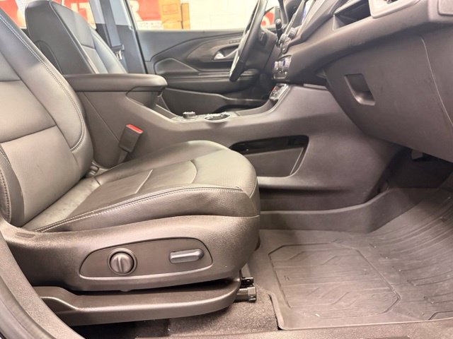 Used 2024 GMC Terrain SLT w/ Tech Package AWD/4WD image 22
