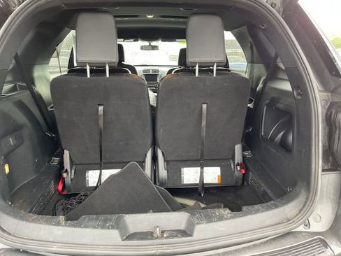 Used 2019 Ford Explorer XLT w/ Equipment Group 202A FWD image 25