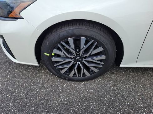 New 2026 Nissan Altima 2.5 SV FWD image 5