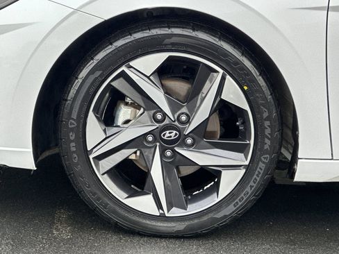 Used 2021 Hyundai Elantra Limited image 26