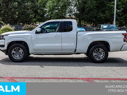 Used 2025 Nissan Frontier SV RWD image 9