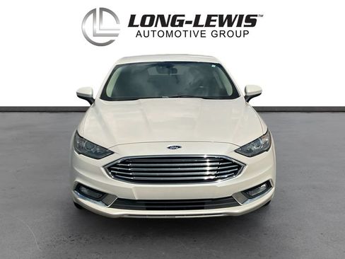 Used 2017 Ford Fusion SE w/ Equipment Group 201A FWD image 11