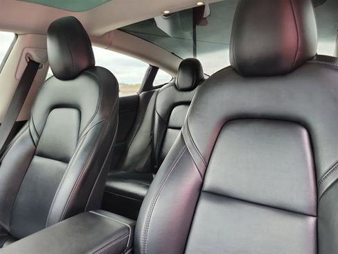Used 2022 Tesla Model 3 Base image 5