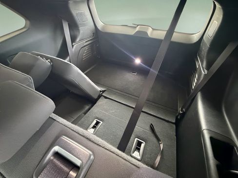 Used 2025 GMC Acadia Elevation image 19