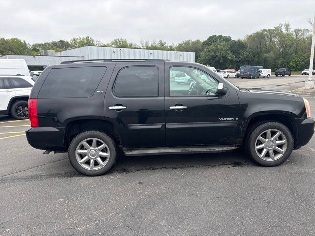 Used 2007 GMC Yukon SLT w/ SLT Preferred Equipment Group AWD/4WD image 10