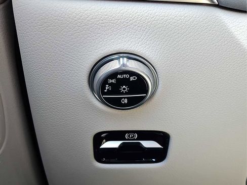 Used 2025 Mercedes-Benz GLC 300 4MATIC image 19