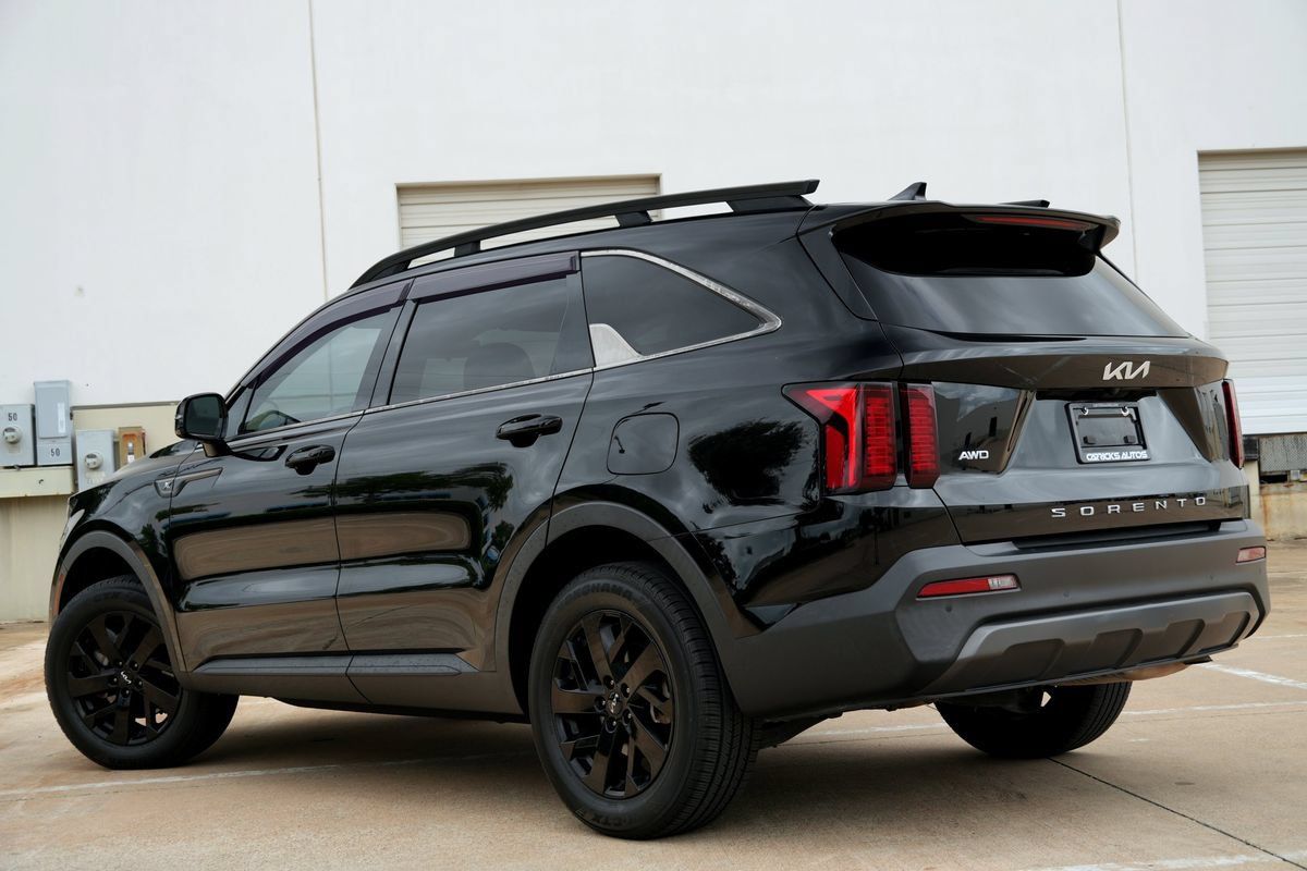 Used 2022 Kia Sorento S AWD/4WD image 4