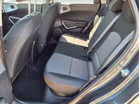 Used 2025 Kia Soul LX FWD image 22