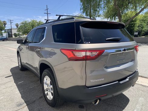 Used 2019 Chevrolet Traverse LT FWD image 12